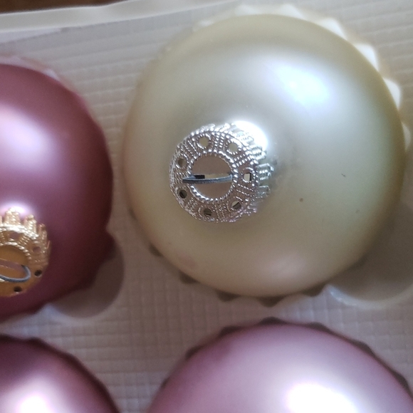 Frosted glass ball Christmas ornament bundle of 6 - Picture 4 of 10